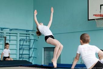 «Прыжки в высоту»: фоторепортаж с соревнований юных батутистов