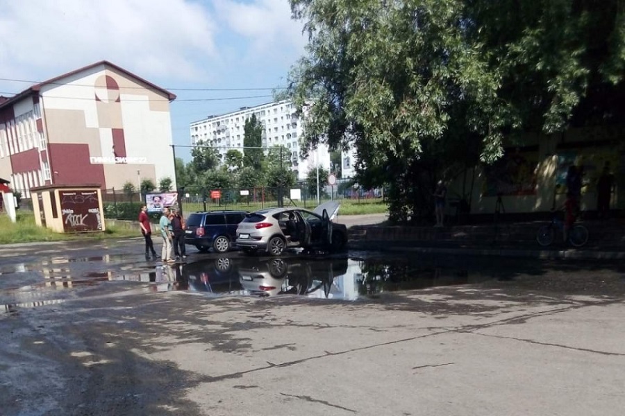 Владелец подтопленной на Острове машины намерен судиться с властями