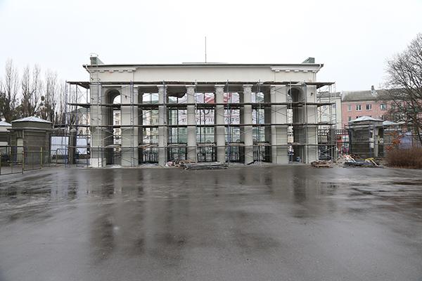 В Калининграде начался ремонт входной группы стадиона «Балтика»