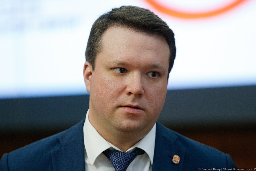 Глава представительства области в 2019 году продолжал получать больше 300 тыс. в месяц