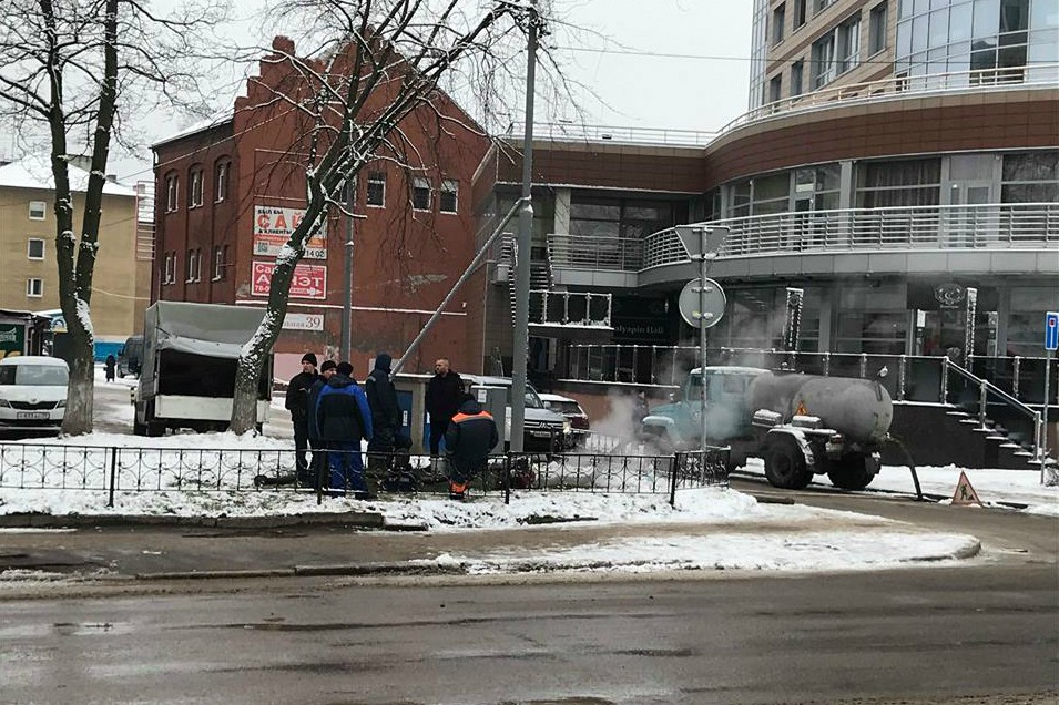 В Калининграде из-за аварий на теплотрассе в домах на двух улицах нет отопления