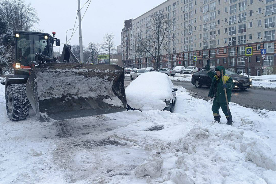 Дятлова отметила «ювелирную работу водителей снегоуборочной техники» (фото) (видео)