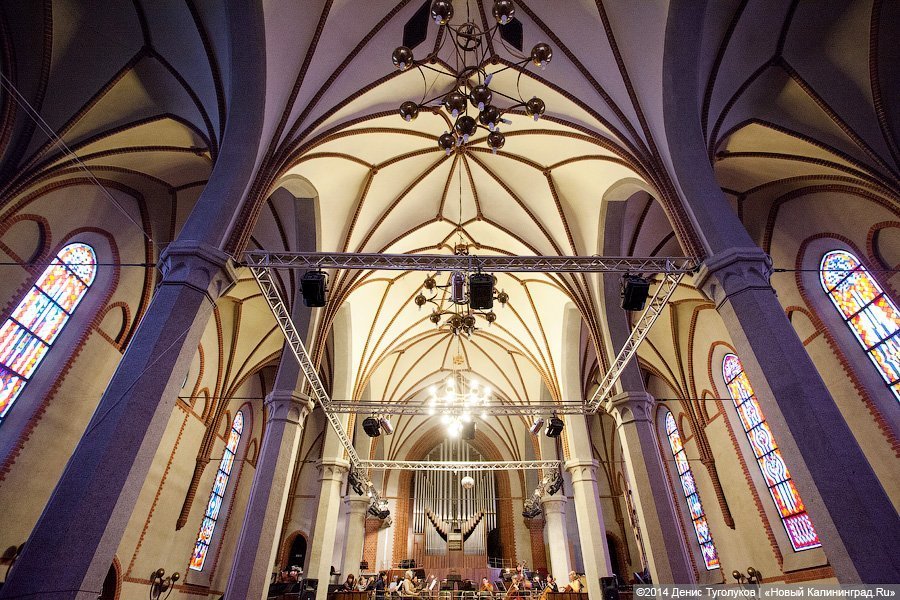 В филармонии бесплатно покажут концерт пианиста Дениса Мацуева