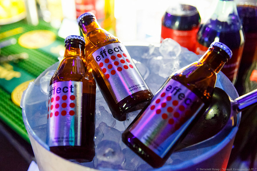 «Мейнстрим и хайп»: депутаты поддержали запрет на продажу энергетиков несовершеннолетним