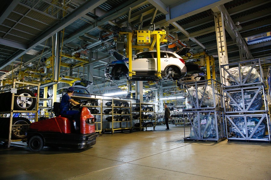 В Калининграде автомеханик решил покататься на авто клиента и разбил его