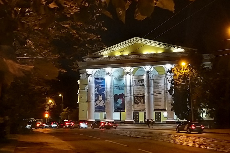 Драмтеатр перешел на гибкое расписание спектаклей