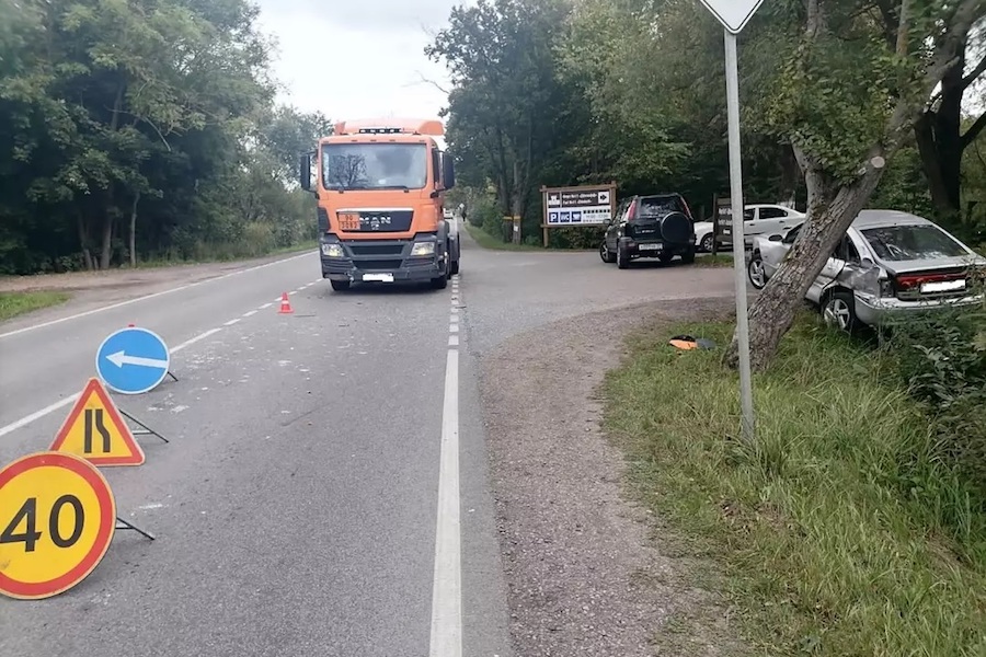 В Калининграде в ДТП с фурой пострадал 6-летний мальчик (фото)