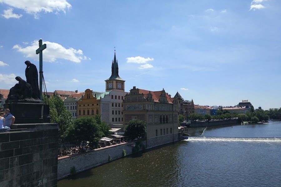 Чехия продлила на год запрет на выдачу виз россиянам и белорусам