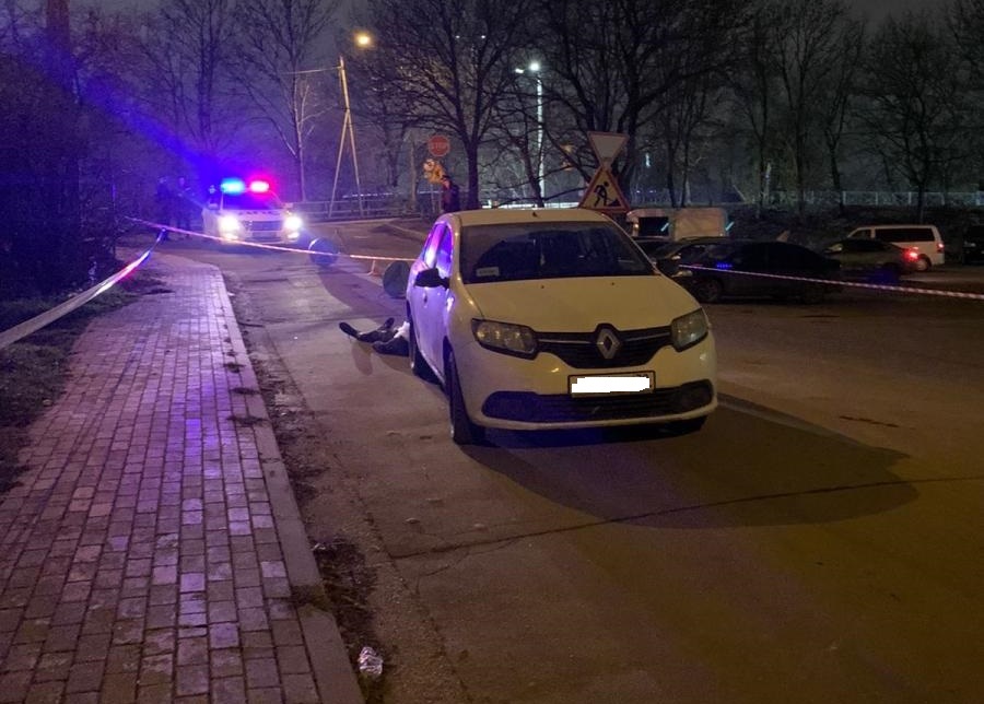 В Калининграде возле Ботанического сада насмерть сбили пешехода (фото)