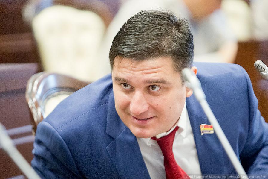 Сенаторы Коротков и Ткач поддержали сокрытие данных об имуществе силовиков и чиновников