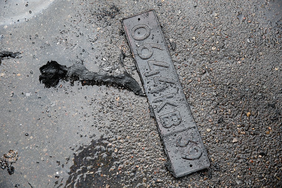 В Калининграде ночью огонь повредил два автомобиля