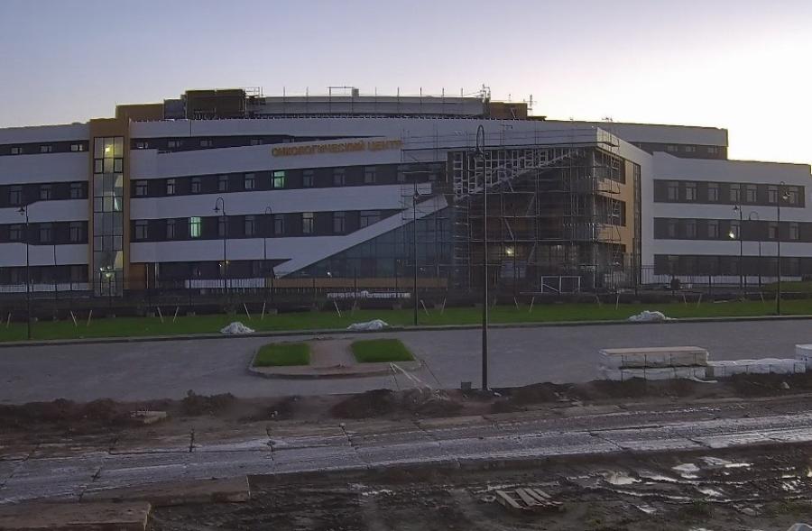 Власти насчитали генподрядчику онкоцентра неустойку на четверть миллиарда