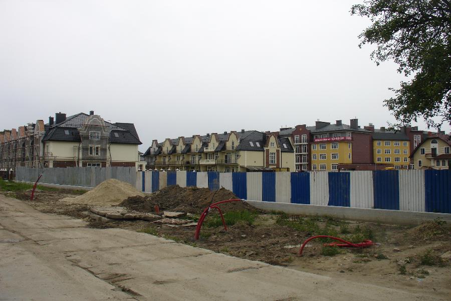 Компании сына Данишевского разрешили построить пятиэтажку возле Верхнего озера