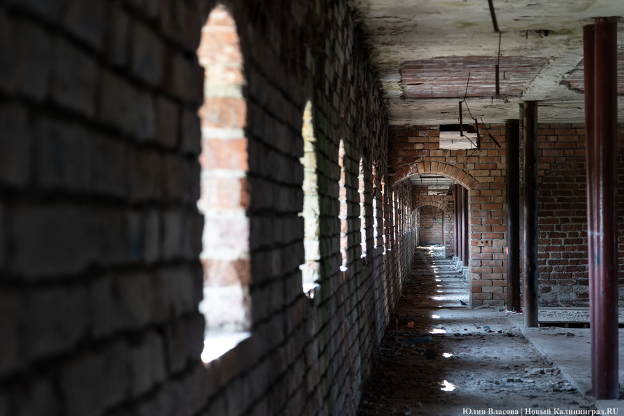 В Багратионовске заканчивается ремонт кровли замка Прейсиш-Эйлау (фото)