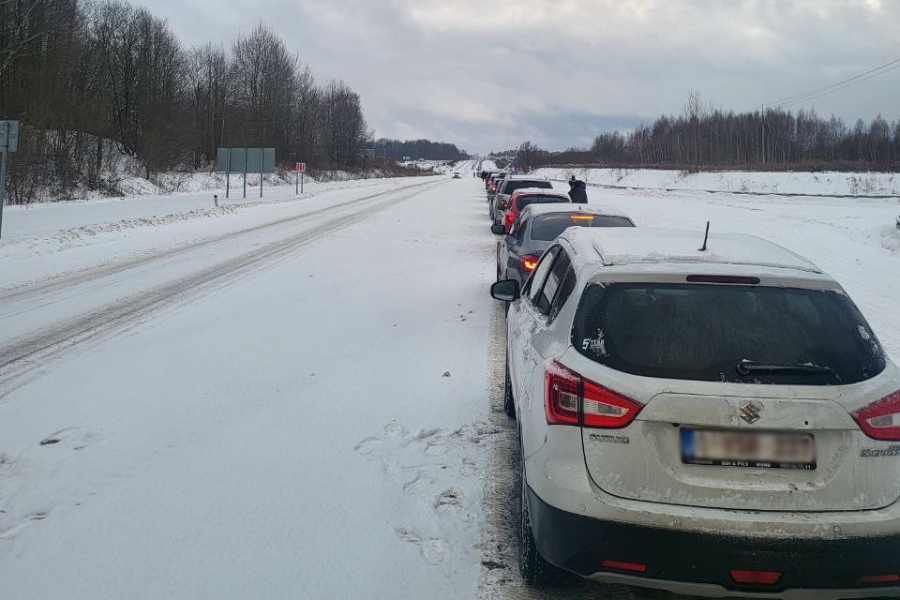 В очереди на выезд из региона в Польшу скопилось более 150 машин