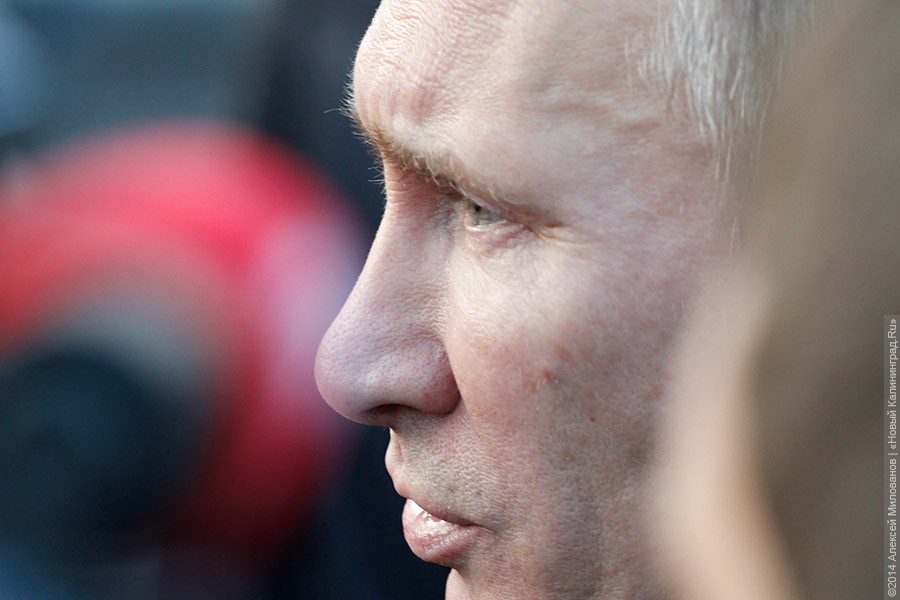 Путин на «Камазе» торжественно открыл крымский мост 