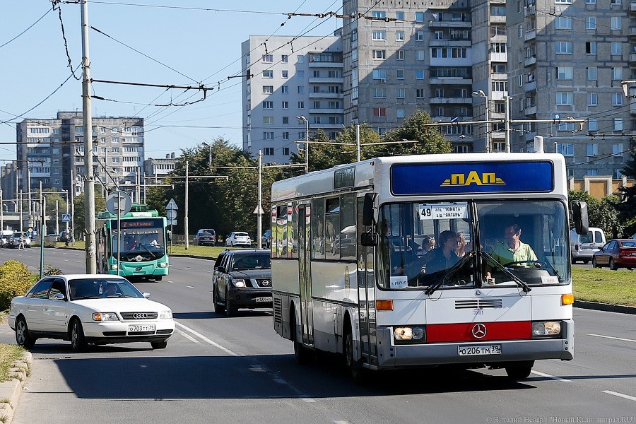 Чиновники Калининграда нашли автобусы с грязью и порванными сиденьями