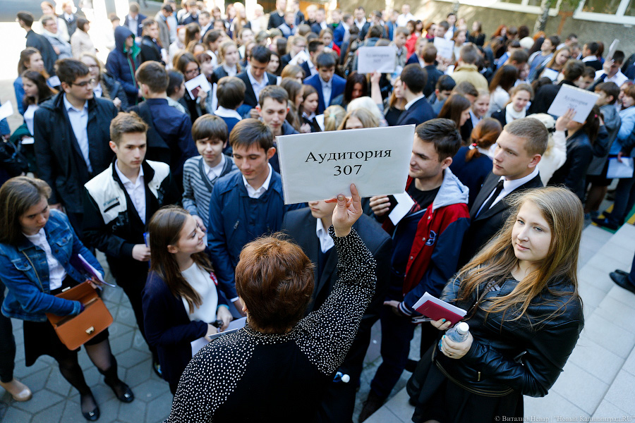 «Сидите ровно!»: калининградские студенты получают предупреждения об участии в митингах
