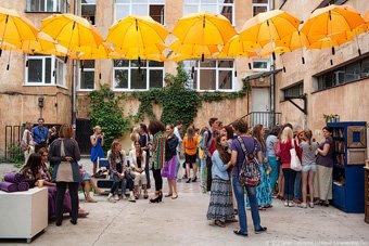 Суета вокруг шкафа: в Калининграде открылась интеллектуальная арт-площадка