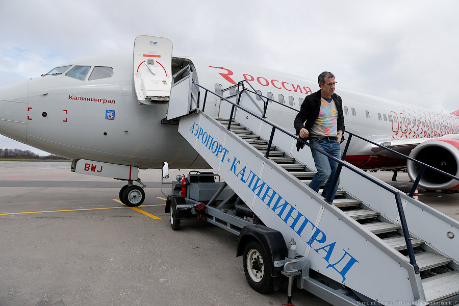 Рольбинов предложил оставить льготные авиабилеты только для калининградцев