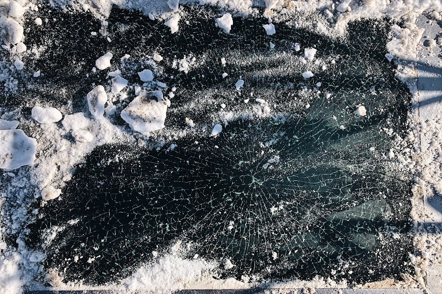 «Стоит 100 тысяч»: заказано новое бронированное стекло для Деревянного моста