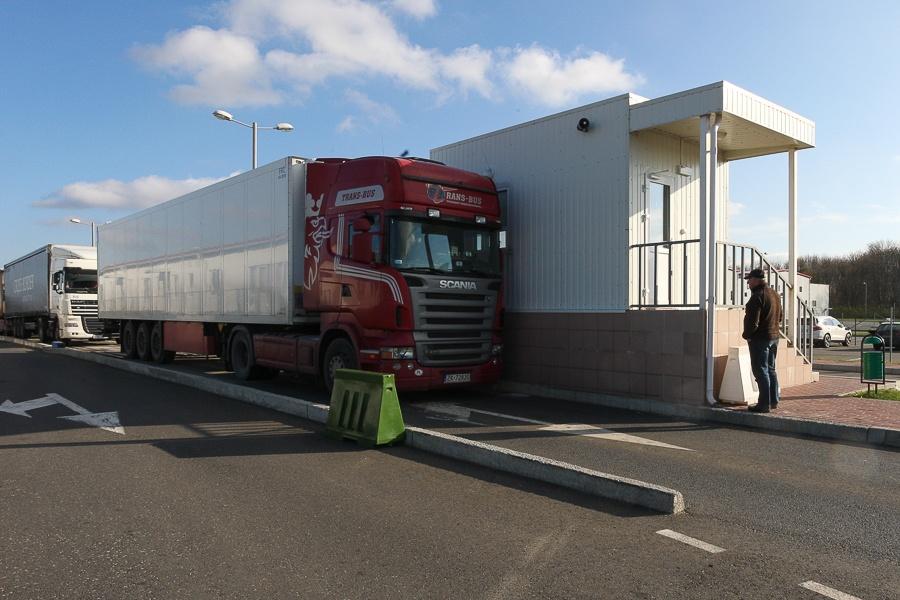 «Как в прошлый раз, но хуже»: таможня вводит полный досмотр грузов из Литвы