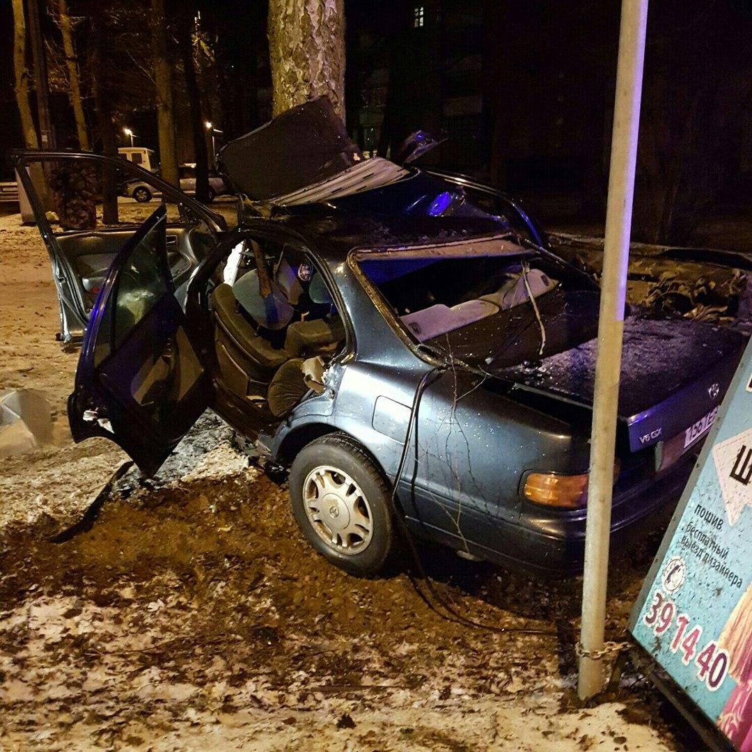 В Чкаловске ночью насмерть разбился водитель «Тойоты» (фото)