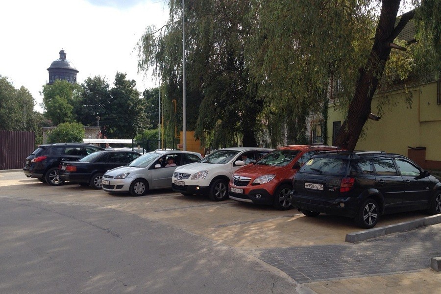 В центре Зеленоградска открыли новую парковку