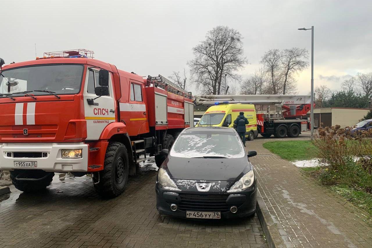 В Чкаловске при тушении пятиэтажки пожарные спасли двух человек