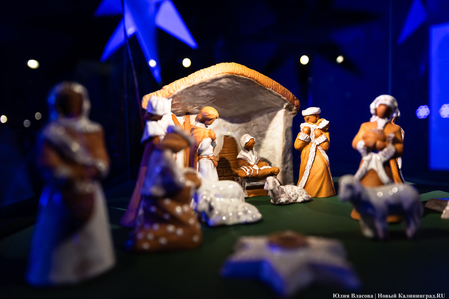 Символы Рождества и мир Гофмана: в Музее искусств открыли новогодний проект (фото)