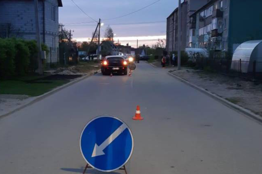 В Багратионовске мужчина пострадал, ударив по зеркалу объезжавший его автомобиль