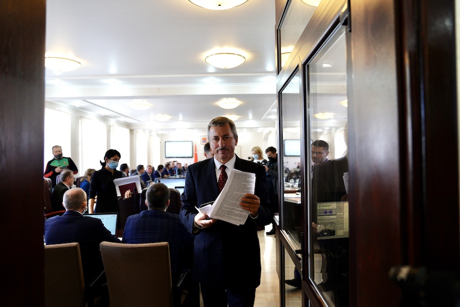 Представители КПРФ покинули заседание горсовета в знак протеста