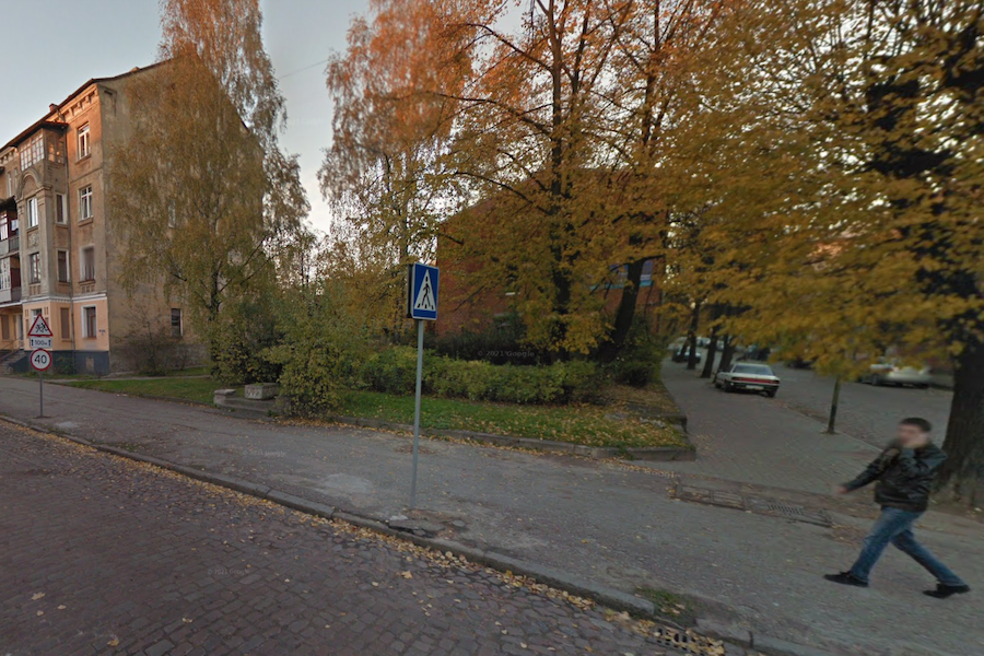 В Черняховске в сквере на углу Пионерской и Тельмана запретили строить жилой дом