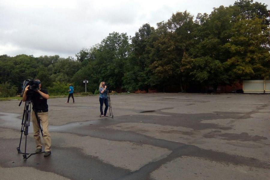 Из-за строительства паркинга на ул. Клинической вырублено 10 деревьев