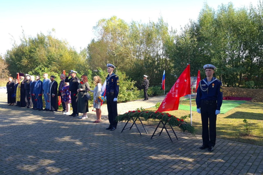 В Багратионовском округе предали земле останки танкистов, погибших в 1945 году (фото)