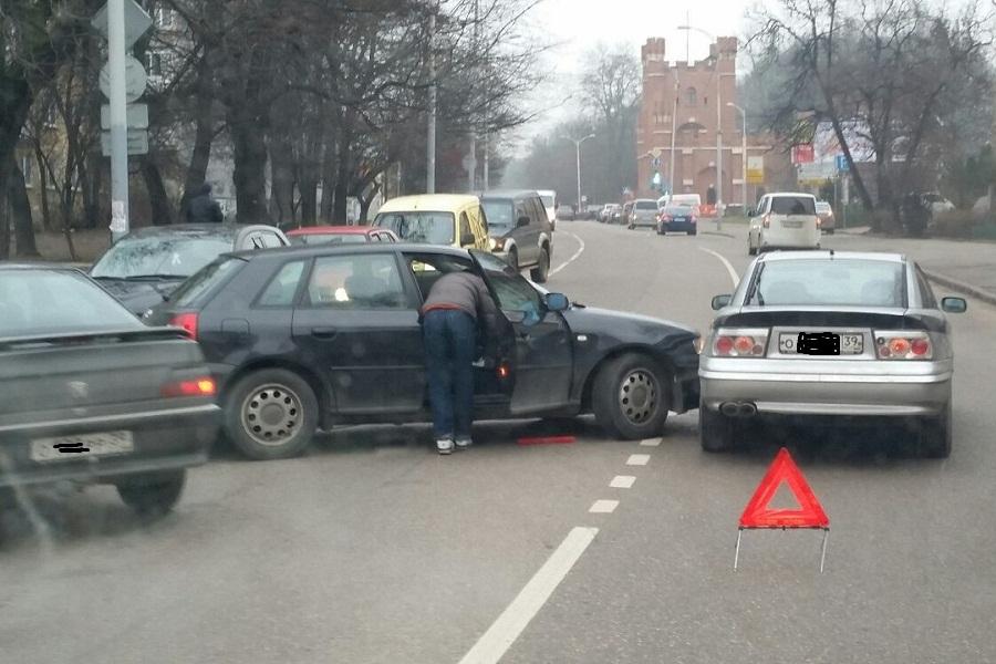 Движение по Литовскому валу затруднено из-за ДТП (фото)