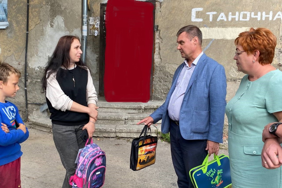 Горвласти закрасили «непристойные» надписи на улице Станочной, ранее отфотошопленные в релизе (фото)