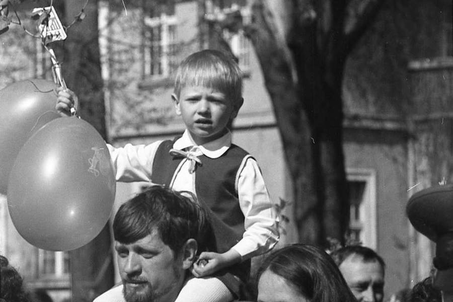 Конкурс фотомоделей и недовольные туристы: о чем писали газеты 35 лет назад