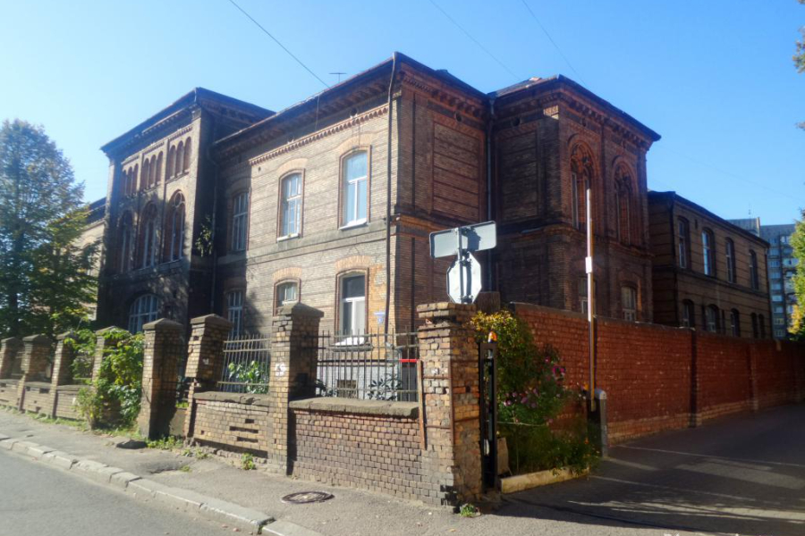 ФКР ищет подрядчика для ремонта довоенного здания на Барнаульской