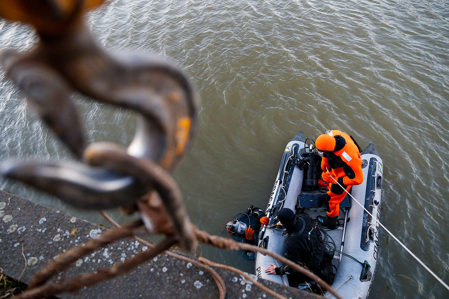 Власти Балтийска вводят режим ЧС из-за разминирования затонувшей баржи