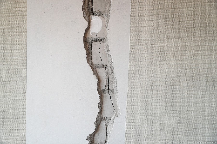 Многоквартирный дом в Васильково, где обрушился фасад, решили признать аварийным