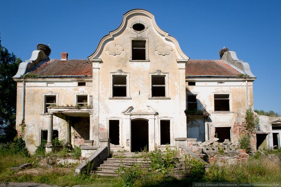 Прокуратура требует от собственника заняться сохранением немецкой усадьбы в посёлке Лужки