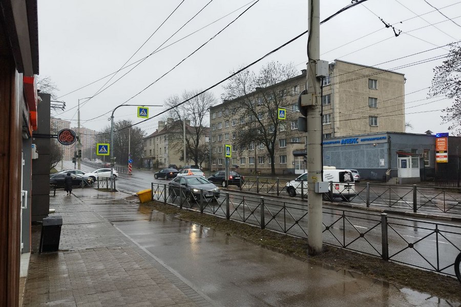 Очевидец: на перекрестке ул. Горького и Озерной не работает светофор, в домах нет света