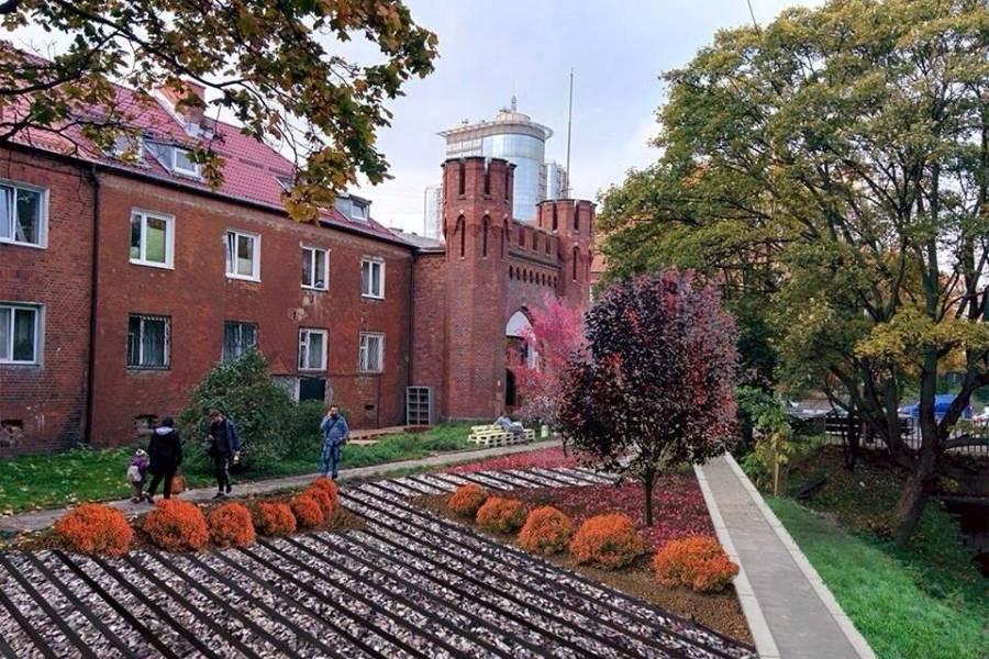 Рядом с Закхаймскими воротами открывается новый сквер