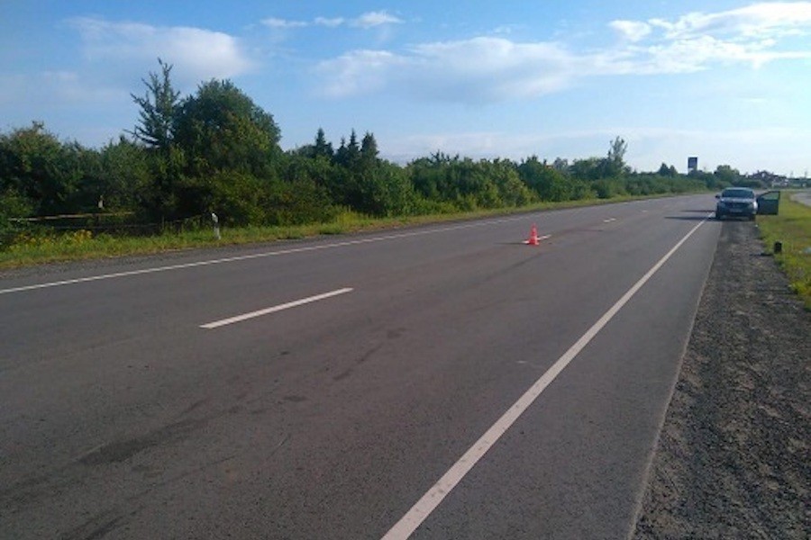 На трассе под Гурьевском погиб 22-летний пешеход, водитель скрылся