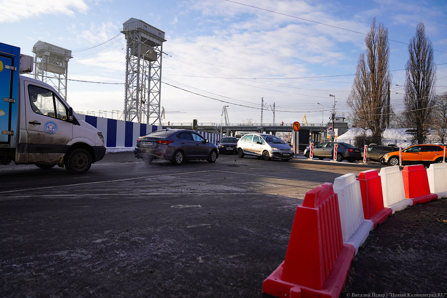 Водители: у двухъярусного моста устанавливают светофор