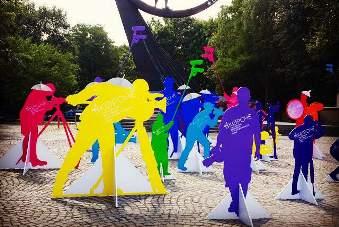 У монумента землякам-космонавтам появилась инсталляция фестиваля «Короче»