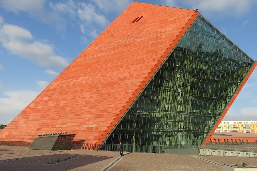 Из музея в Гданьске выгнали музыкантов, исполнявших «Темную ночь»