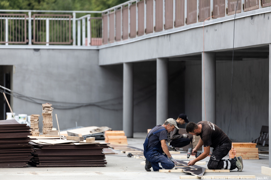 Калининградские райдеры заканчивают реконструкцию скейтпарка на Верхнем озере (фото)