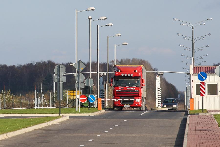 Удар в спину: в Белоруссии задержаны транзитные грузы из Калининграда